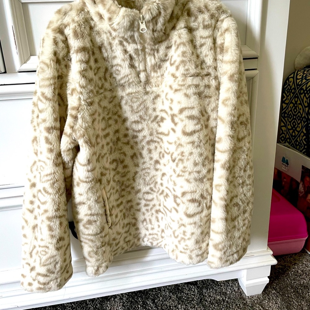 Cute Hayden Girls Over Coat